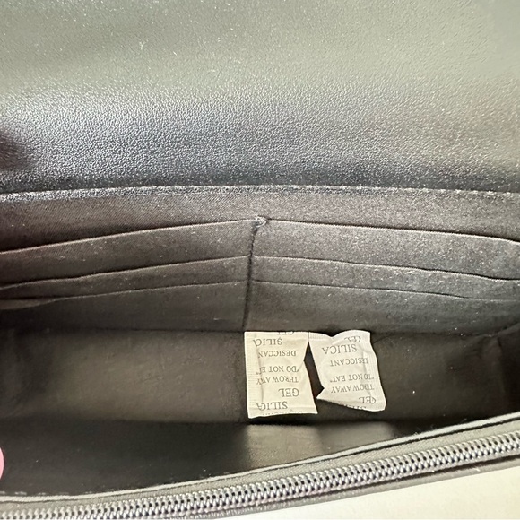 Badgley Mischka Black Quilted Crossbody Bag with Round Logo and Chain Strap - Picture 12 of 16